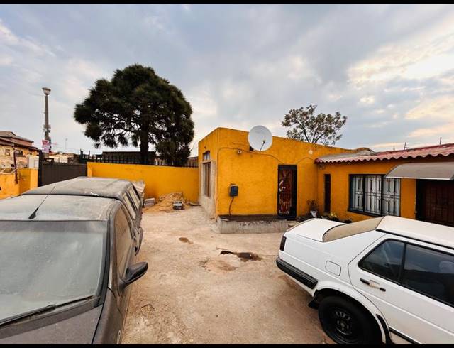 2 BEDROOM HOUSE FOR SALE IN ENTSHONALANGA